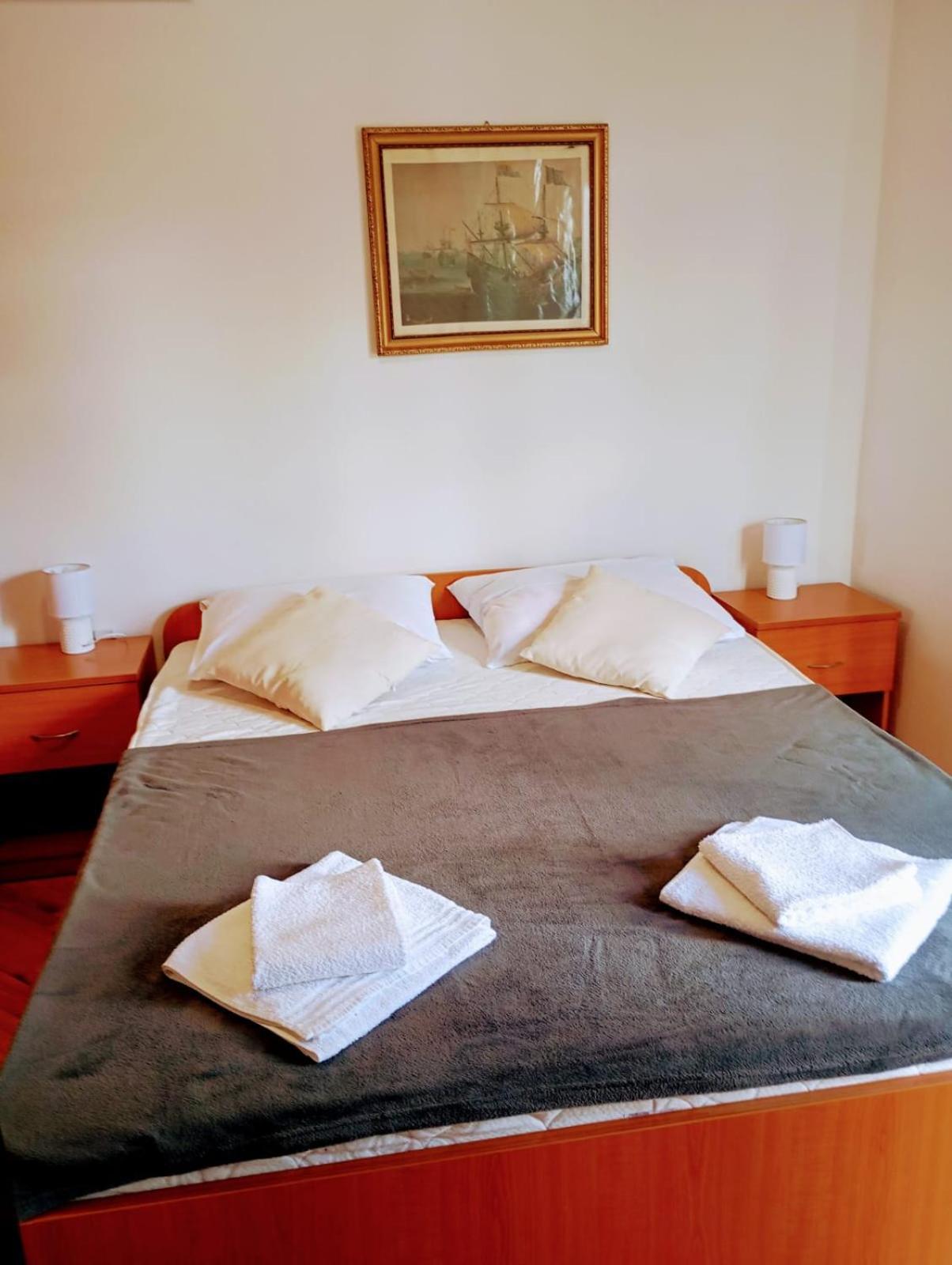 Rooms Helena Krk Town Luaran gambar