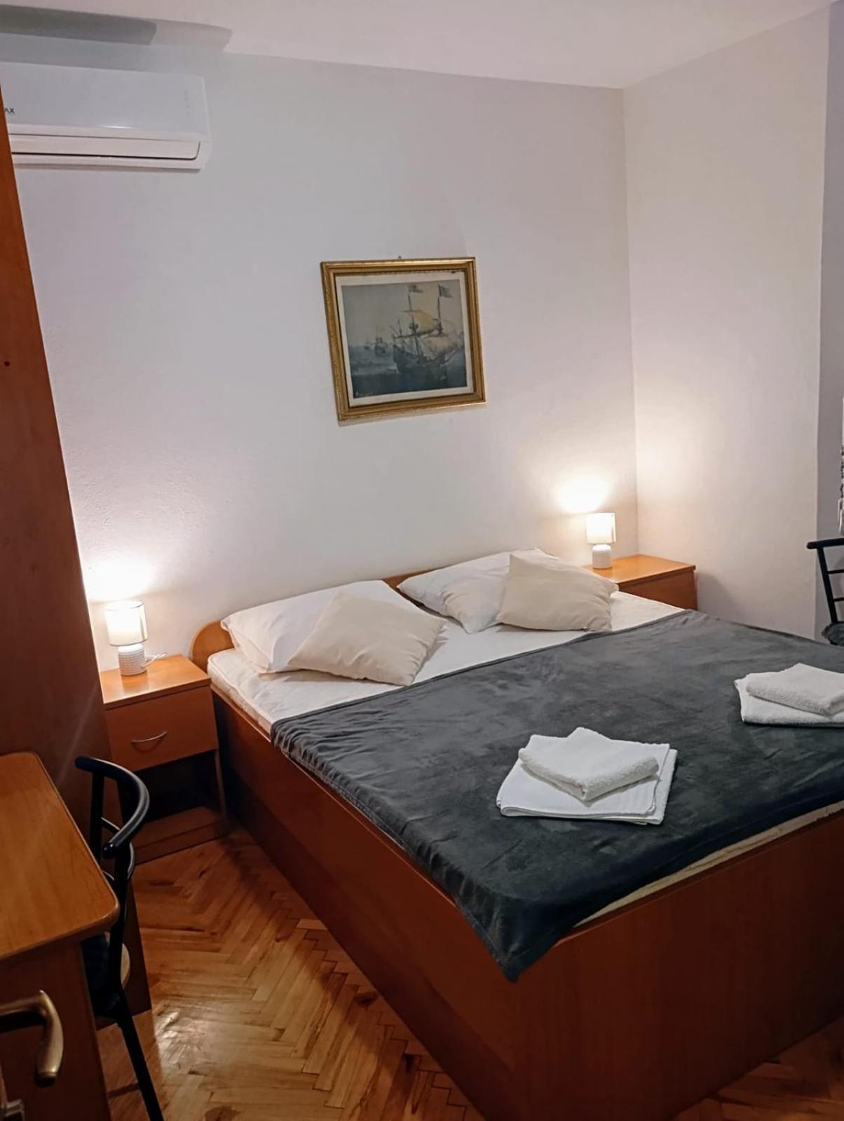 Rooms Helena Krk Town Luaran gambar