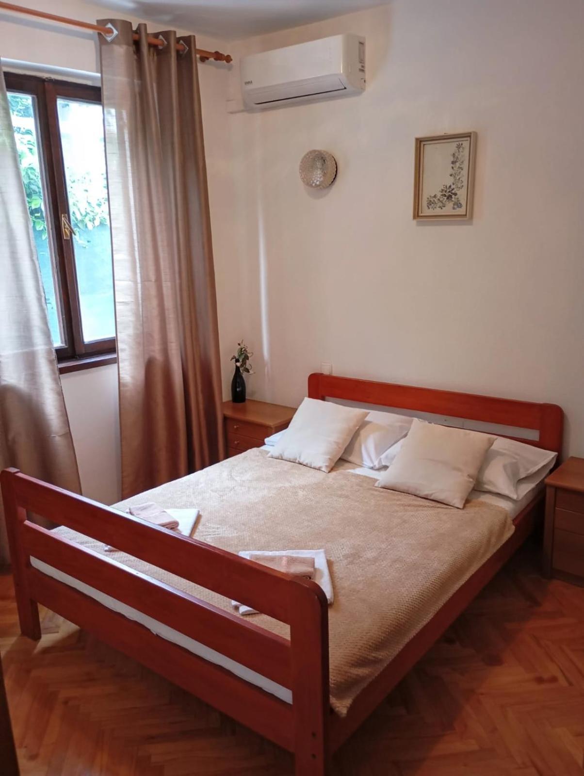 Rooms Helena Krk Town Luaran gambar