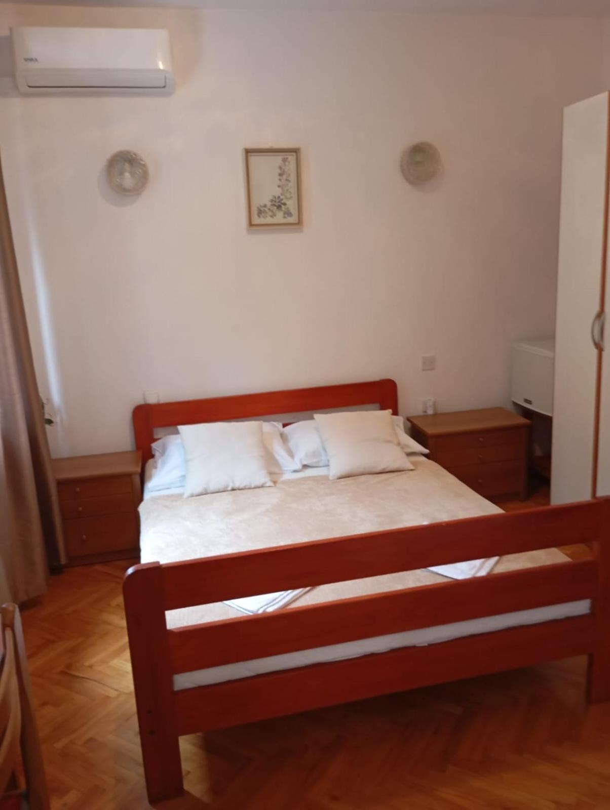 Rooms Helena Krk Town Luaran gambar