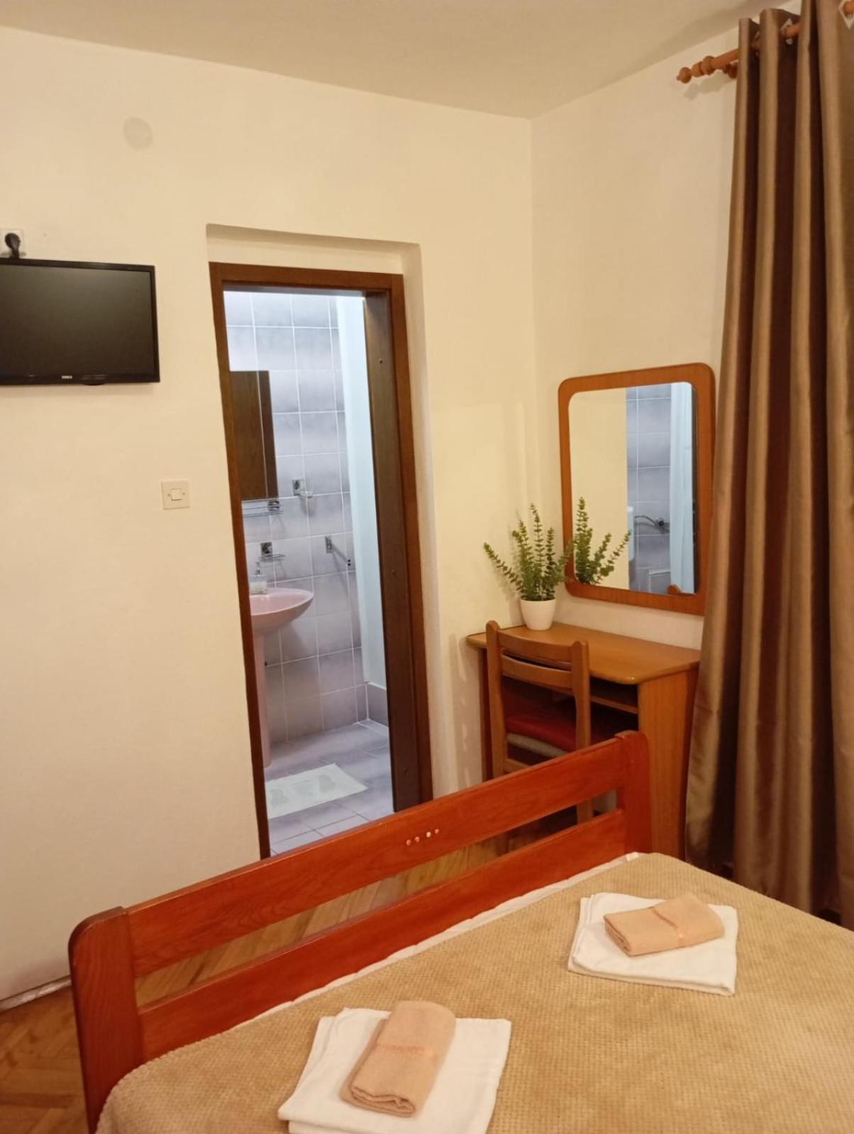 Rooms Helena Krk Town Luaran gambar