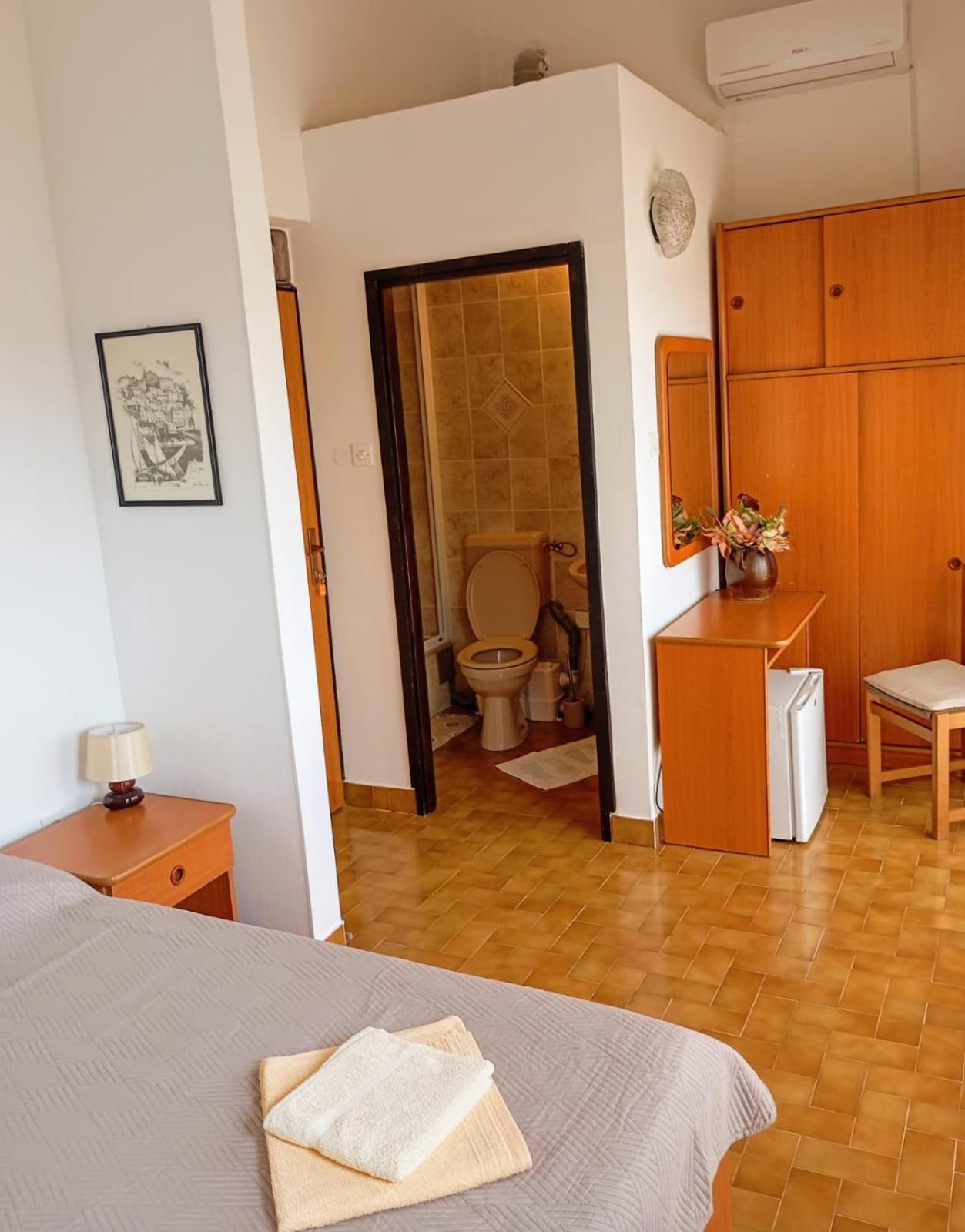 Rooms Helena Krk Town Luaran gambar
