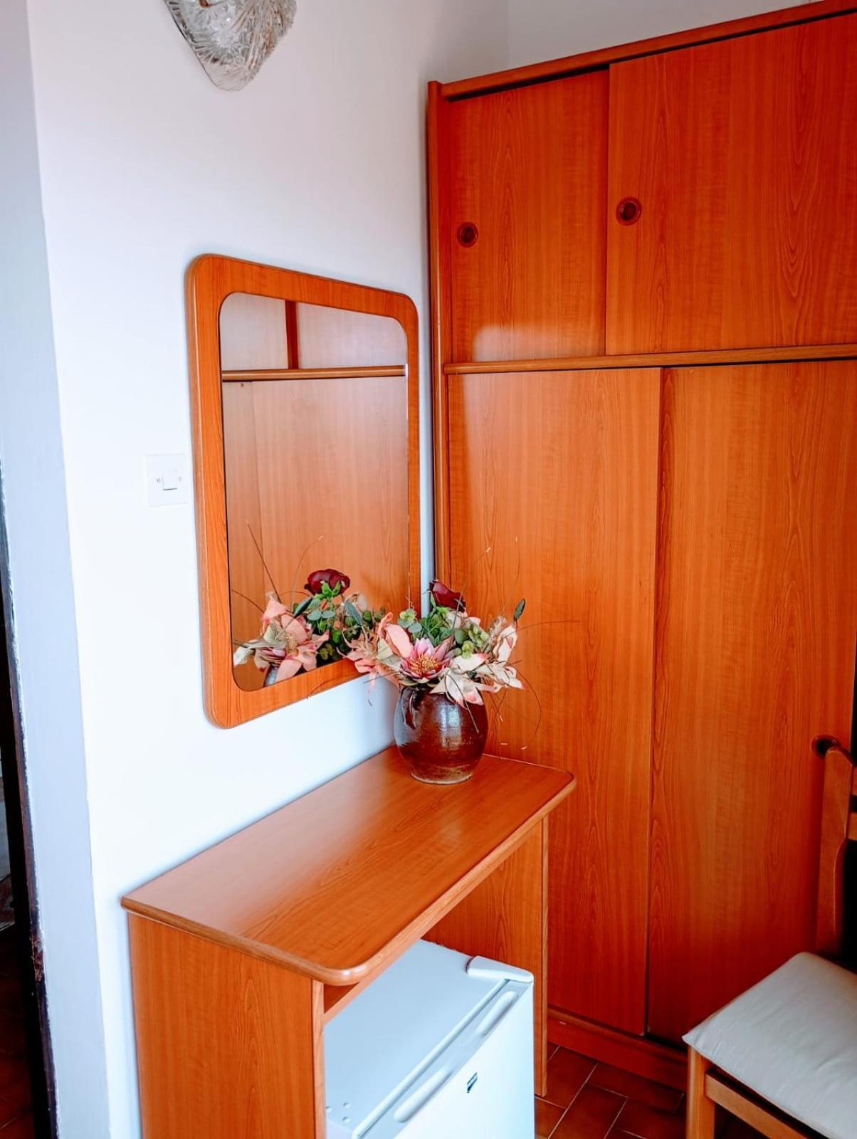 Rooms Helena Krk Town Luaran gambar