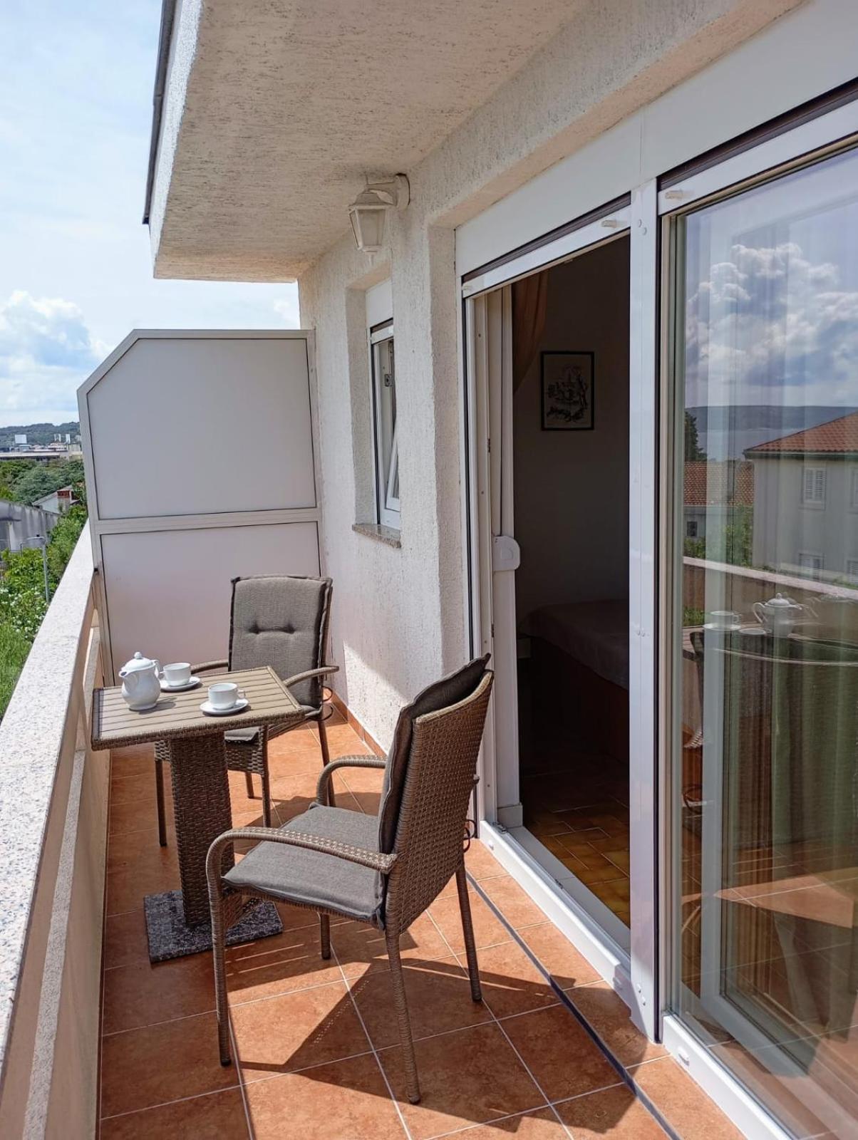 Rooms Helena Krk Town Luaran gambar