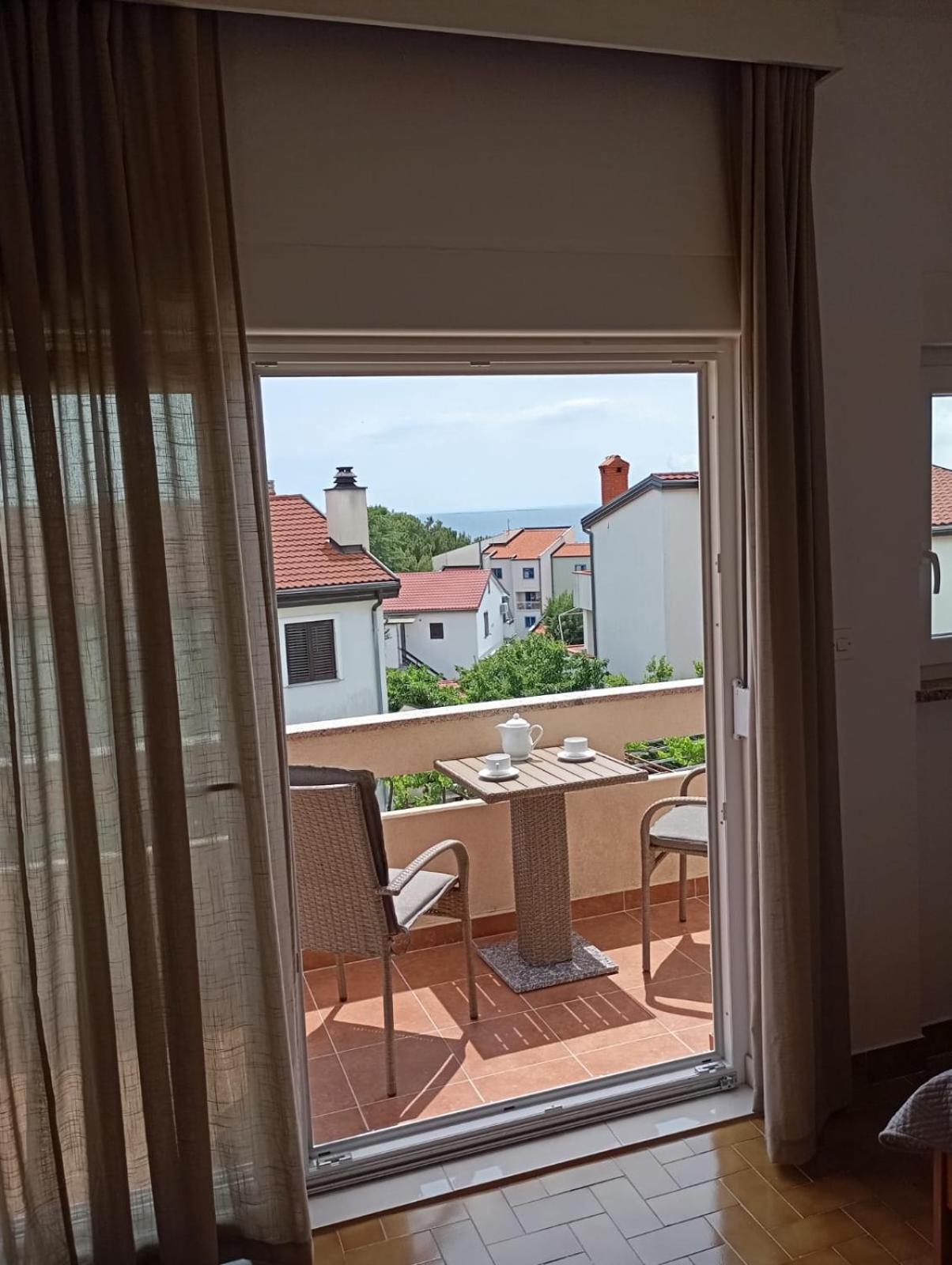 Rooms Helena Krk Town Luaran gambar
