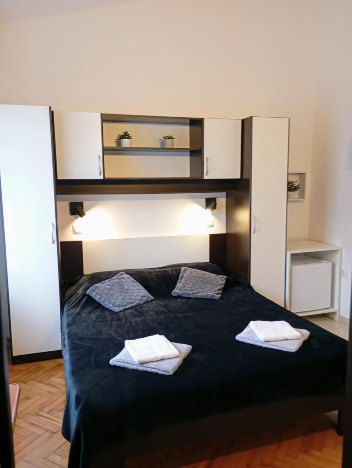 Rooms Helena Krk Town Luaran gambar
