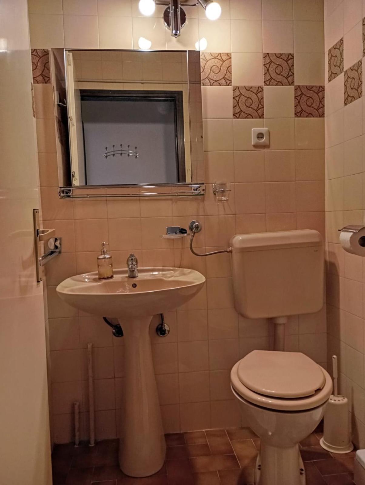Rooms Helena Krk Town Luaran gambar